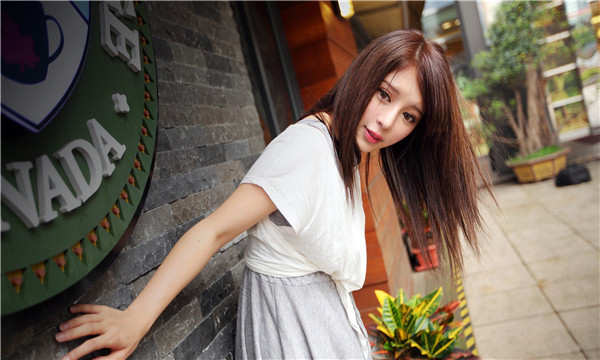 罗城想找一个女性生孩子给报酬-｛找个女人生孩子多少钱｝